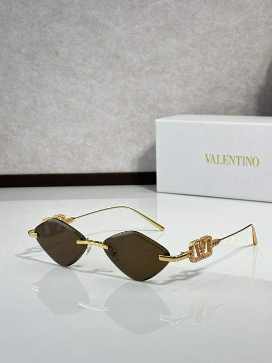 Picture of Valentino Sunglasses _SKUfw75841072fw